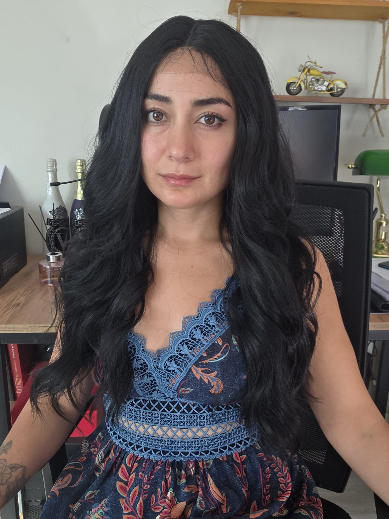 DALGALI SENTETİK TÜL PERUK 21 NO