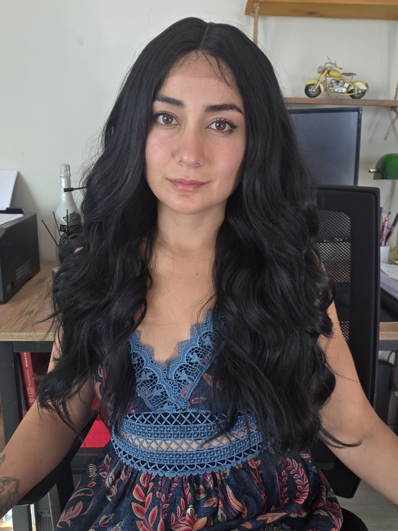 DALGALI SENTETİK TÜL PERUK 21 NO