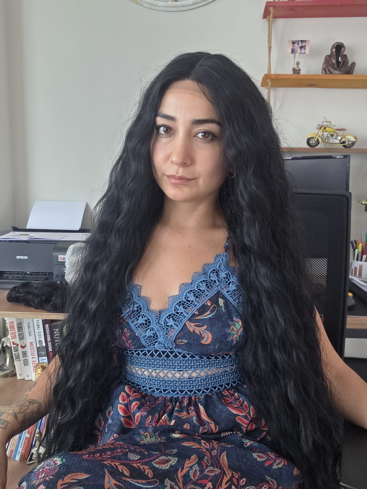UZUN GERÇEK SAÇ DOKUSUNDA SENTETİK TÜL PERUK 24 NO