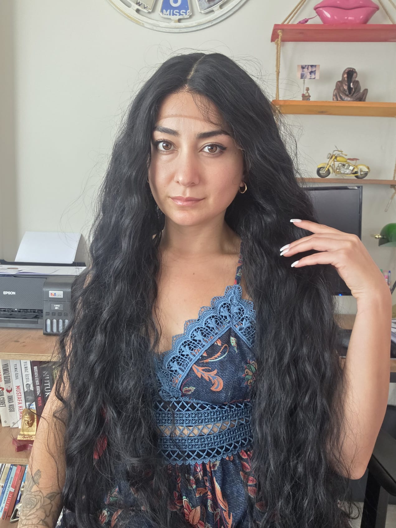 UZUN GERÇEK SAÇ DOKUSUNDA SENTETİK TÜL PERUK 24 NO