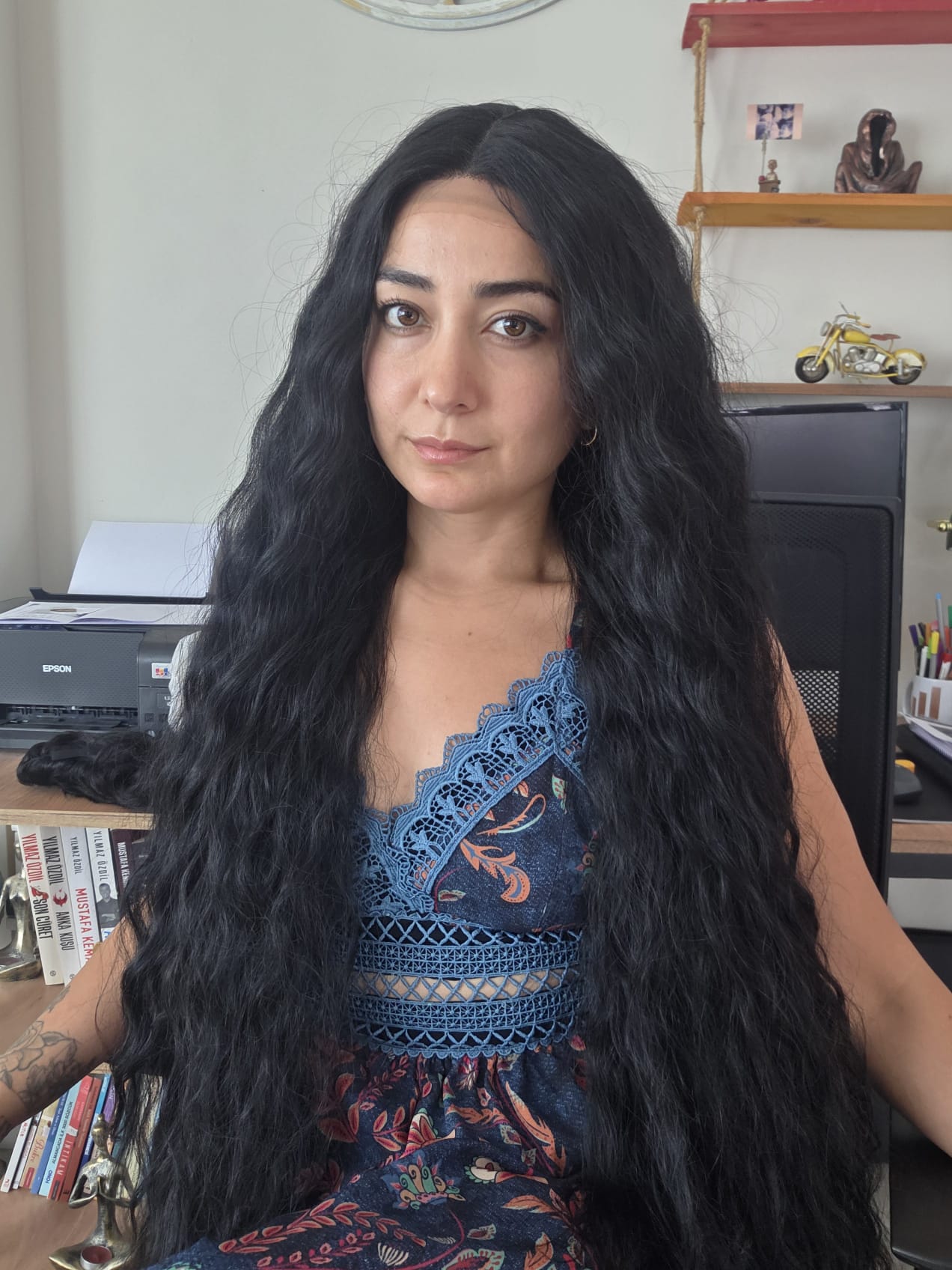 UZUN GERÇEK SAÇ DOKUSUNDA SENTETİK TÜL PERUK 24 NO