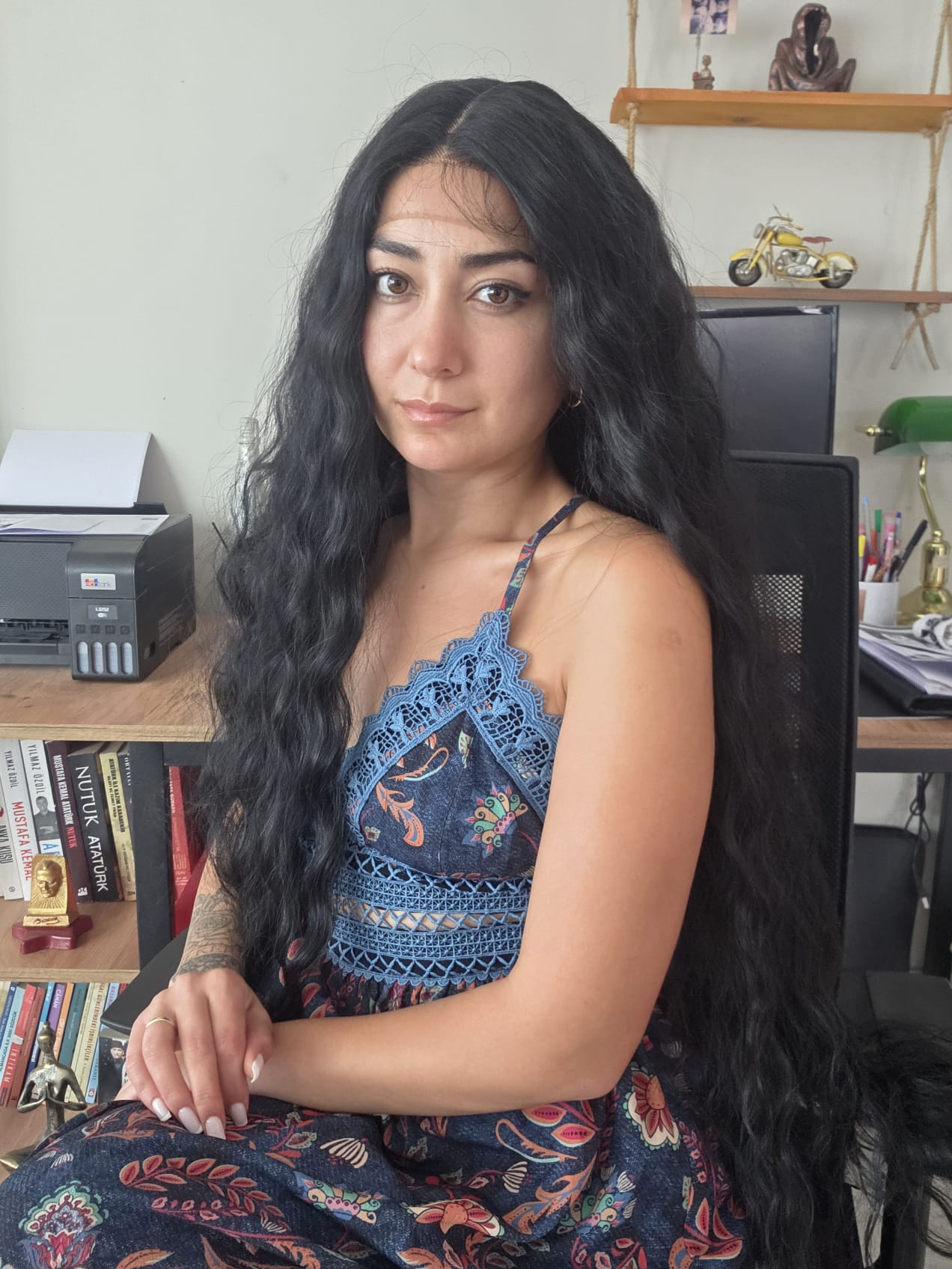 UZUN GERÇEK SAÇ DOKUSUNDA SENTETİK TÜL PERUK 24 NO