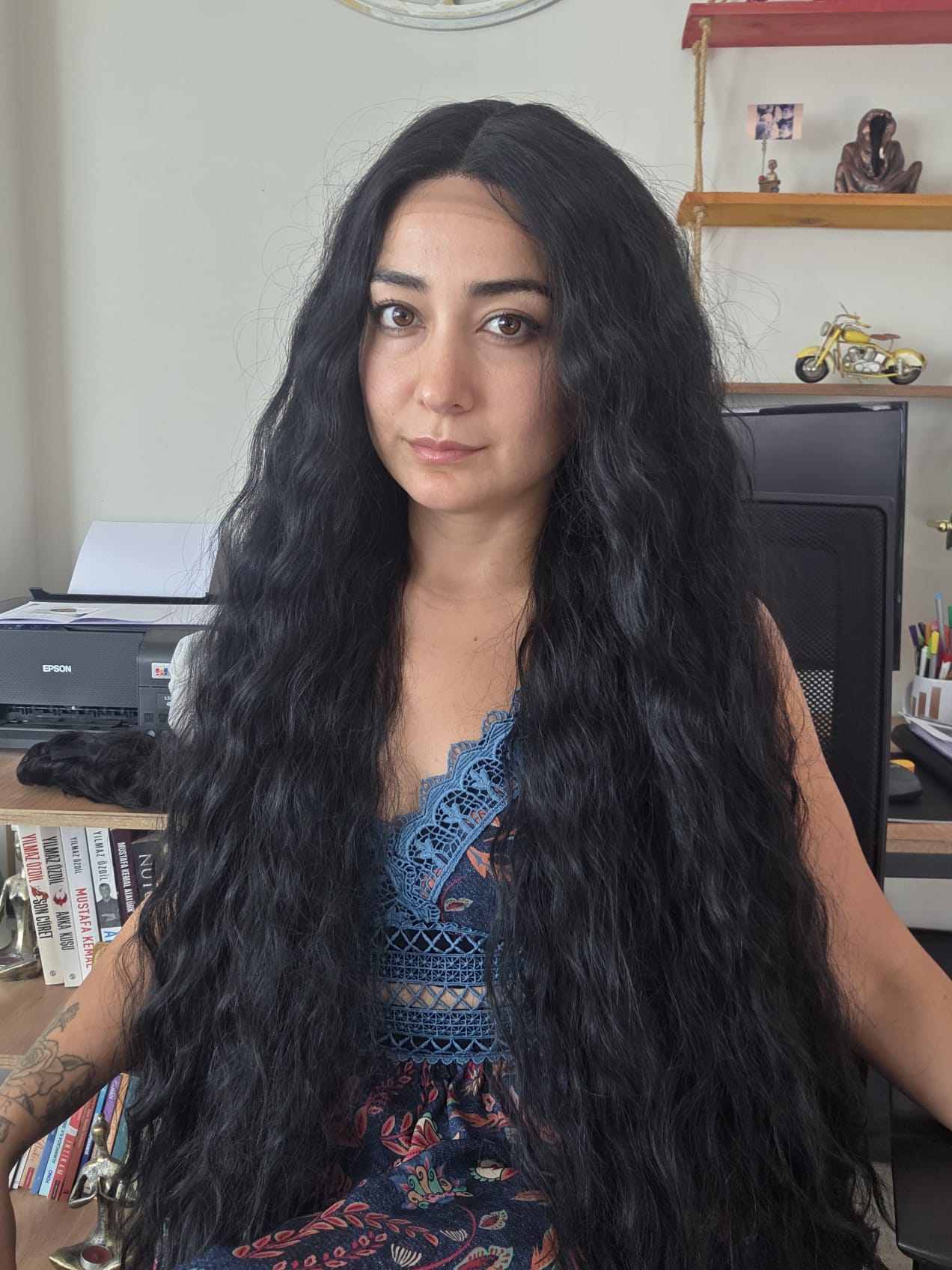 UZUN GERÇEK SAÇ DOKUSUNDA SENTETİK TÜL PERUK 24 NO