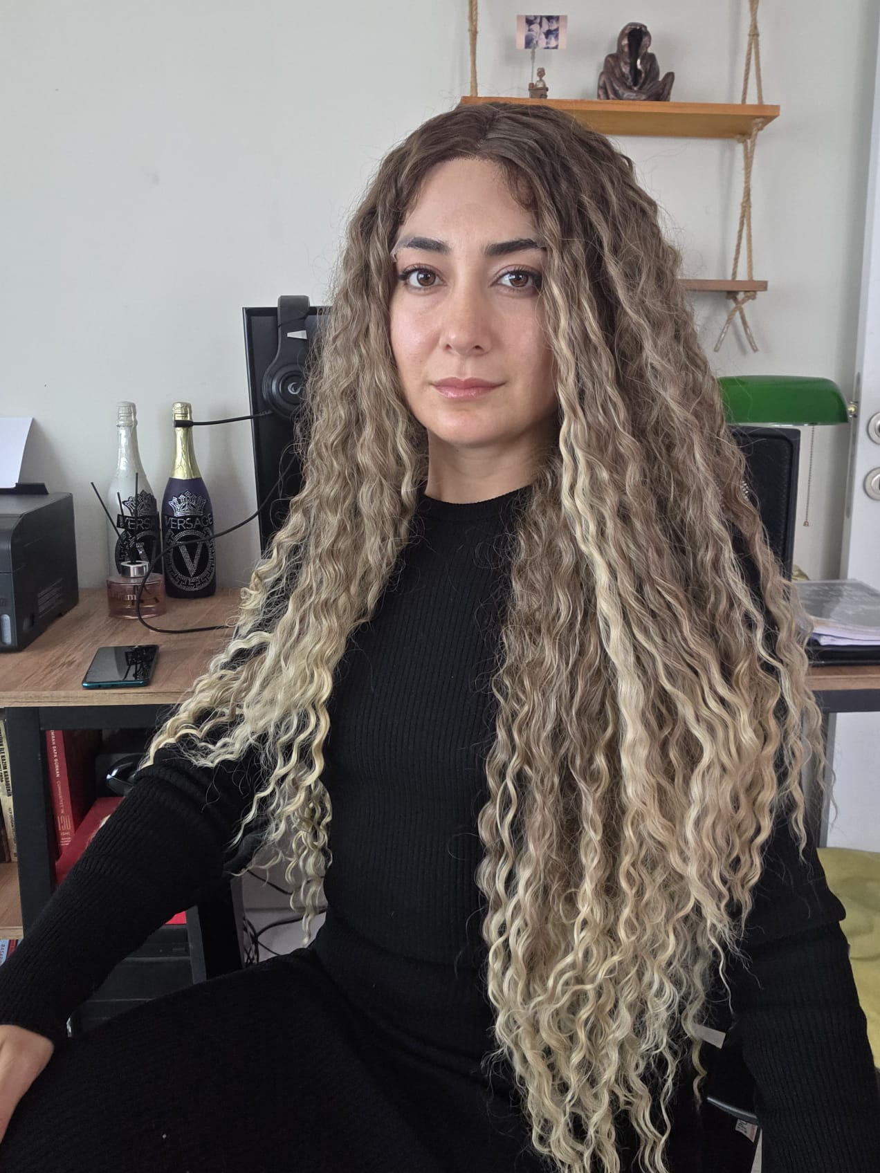 UZUN SENTETİK TÜL PERUK FARKLI RENK GEÇİŞLERİ 34 NO